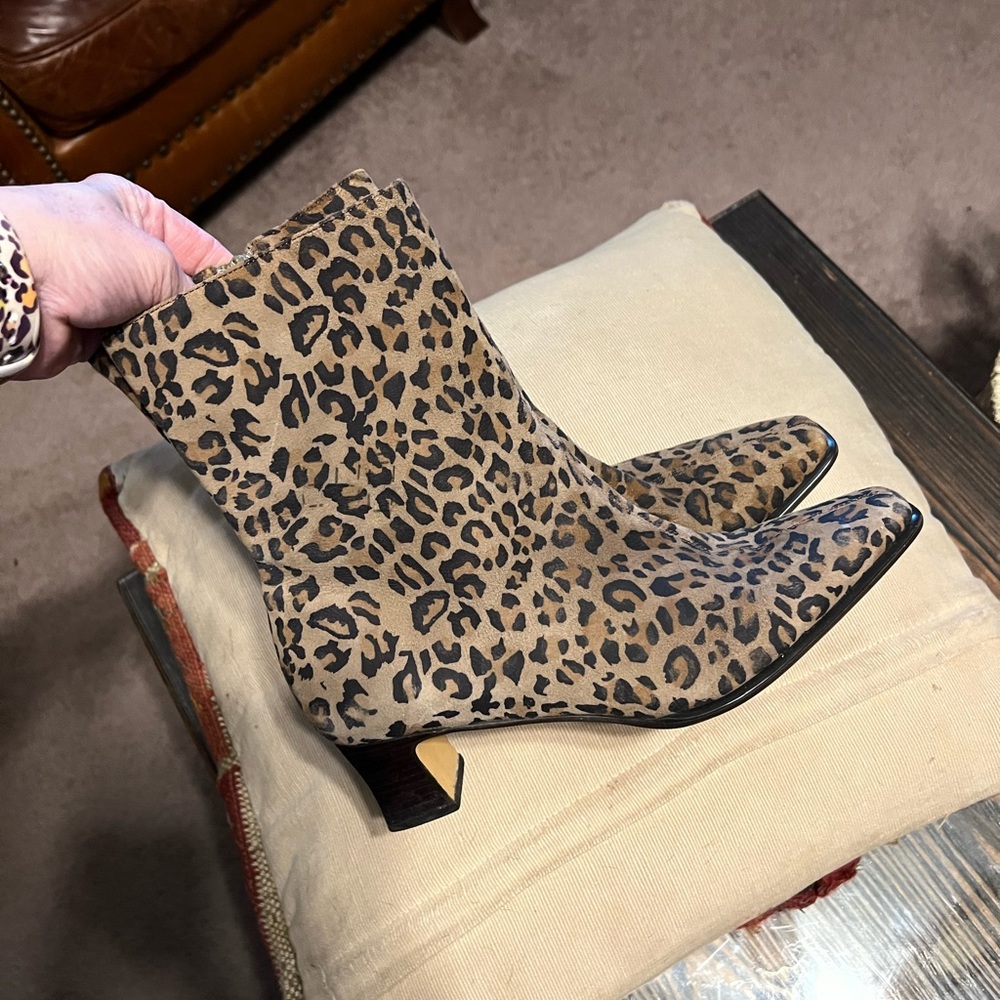 SOLD!! 8.5 Vintage y2k sueded cheetah leather chunky stacked square heeled boots - Picture 1 of 13